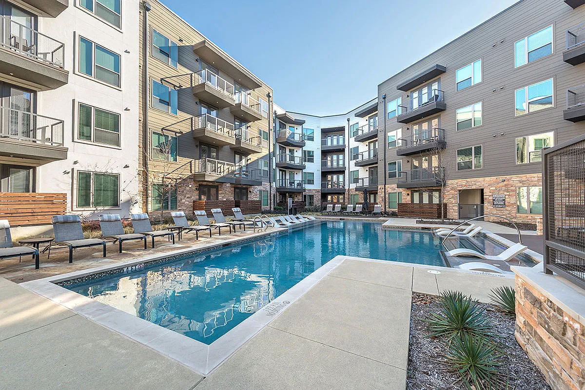The Lucas Apartments — Photo 4