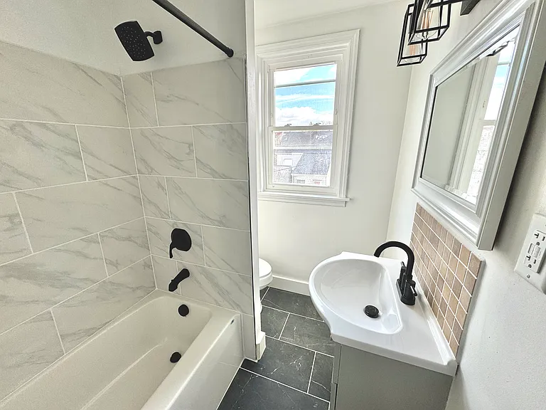 760 Hamilton St — Photo 5