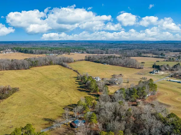 1 Pumpkin Center Rd NE, Fort Payne, AL 35967