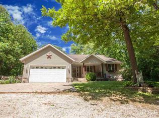 7999 Pin Oak Dr, Manito, IL 61546