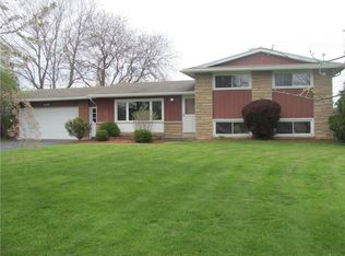 1472 Schlegel Rd, Webster, NY 14580