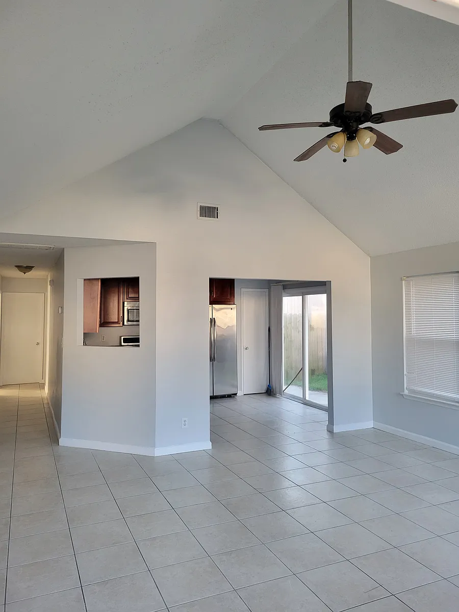 Building Photo - 3024 Yorktown Cir