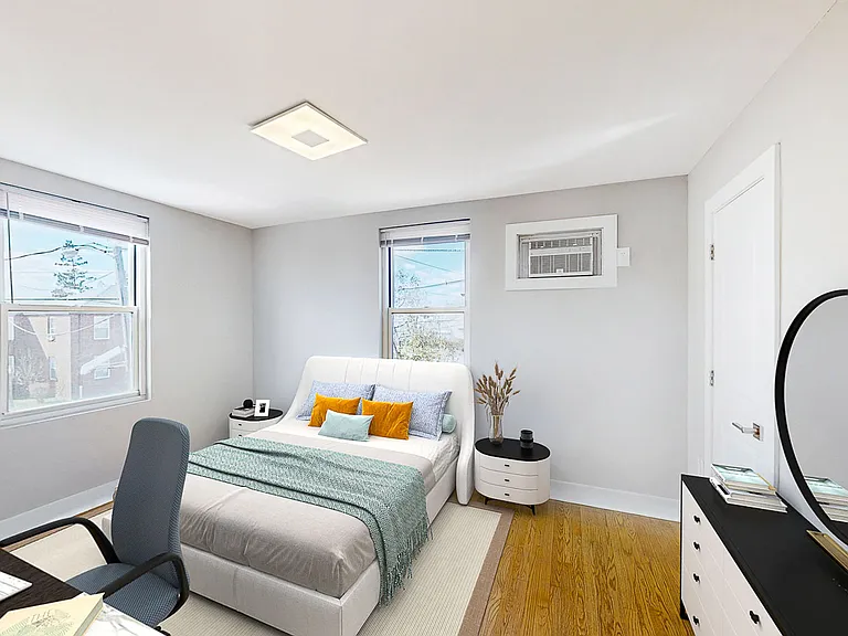 Lindcrest Apartments — Photo 12