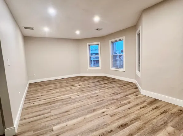 42-44 Gershom Ave #3, Lowell, MA 01854