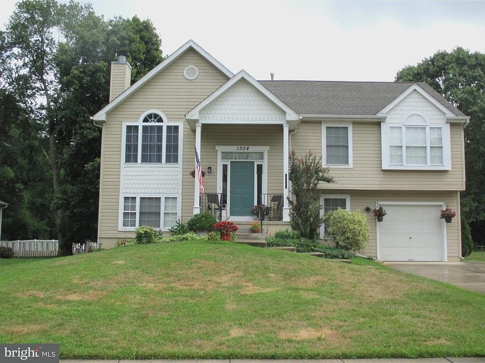 1st image of 1504 Briarwood Dr