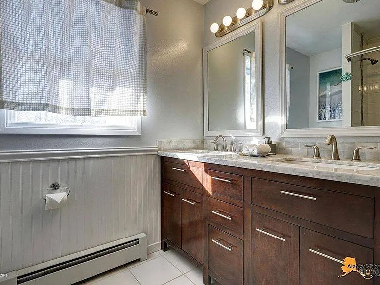 2160 Stanford Dr — Photo 8