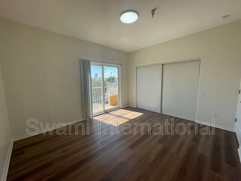 5010 S Figueroa St — Photo 15