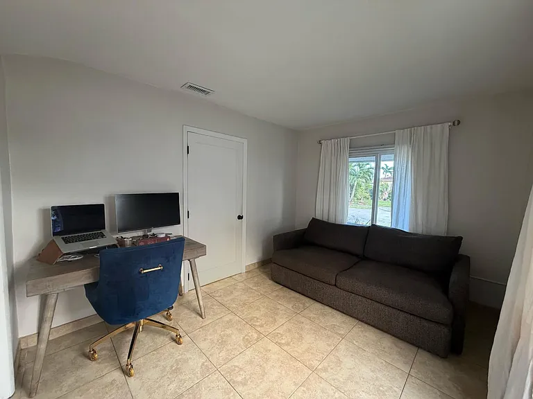5769 SW 5th Ter — Photo 9