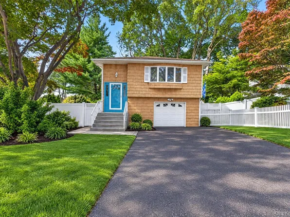 54 Longfellow Drive, Kings Park, NY 11754