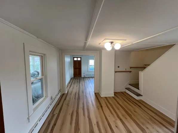 157 Wakefield St #1, Rochester, NH 03867