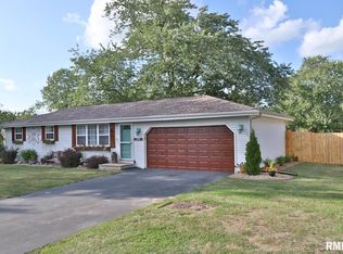 208 Meadowlark Ln, Washington, IL