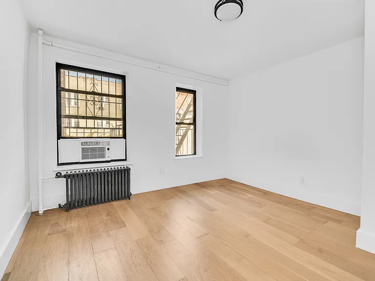 109 1st Ave #5R — Photo 6