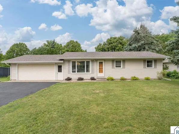 904 Mayvis Blvd, Mankato, MN 56001