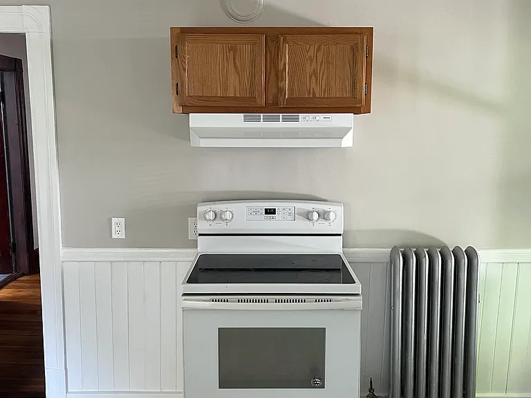 Kitchen (electric stovetop)