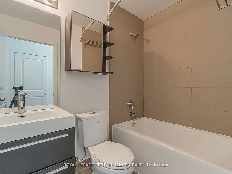8 Fieldway Rd #103 — Photo 16