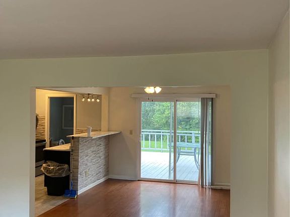 2nd image of 22-24 Dresden Ct