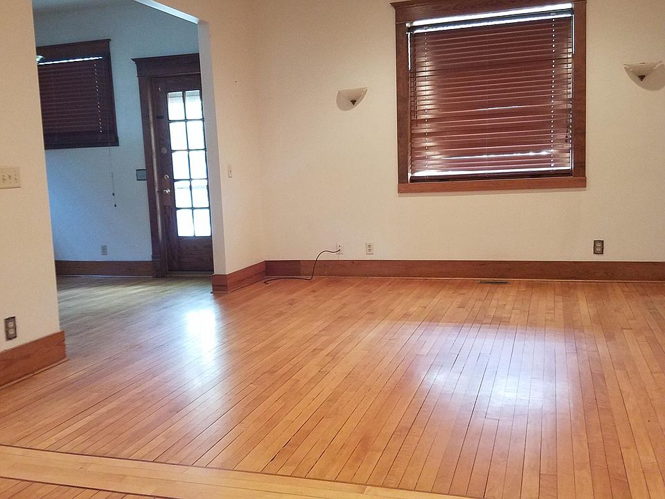 1st image of 7785 Oakwood St