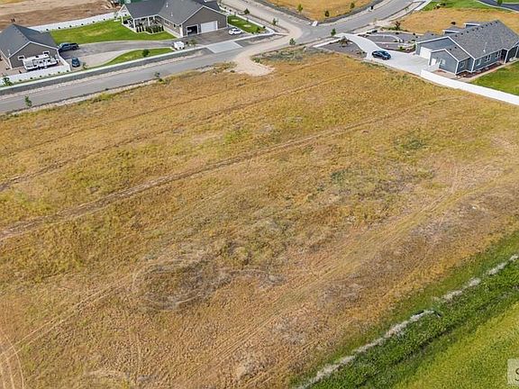 4th image of 5581 Malheur River St