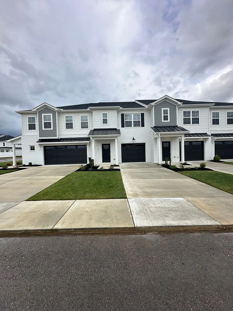 3 Bedroom 2.5 Bath Townhome in Murfreesboro! — Photo 1
