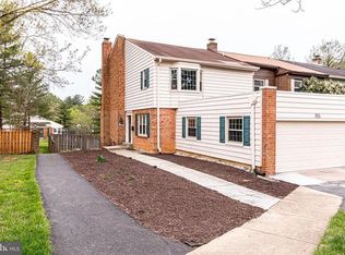 715 Hunter Ct SW, Vienna, VA 22180