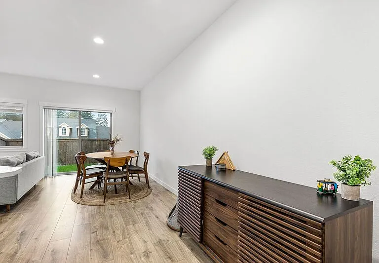 16392 SE Shimmering Leaf St — Photo 11