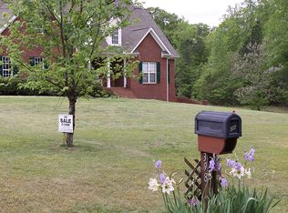 398 Grooms Cir, Fayetteville, GA 30215