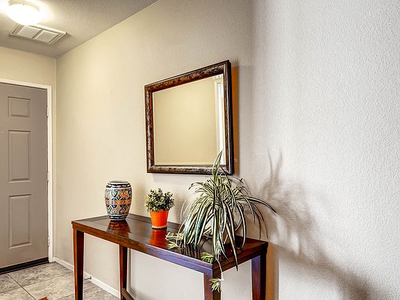 4th image of 16912 Laurel Hill Ln Unit 127