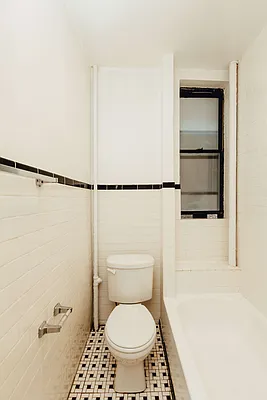 Rented by Nooklyn NYC LLC | media 18