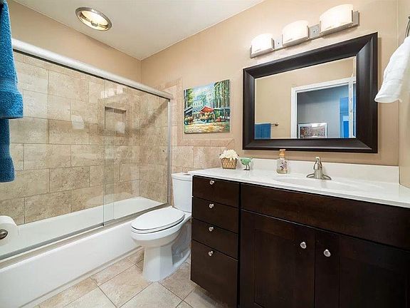 Hall full bath