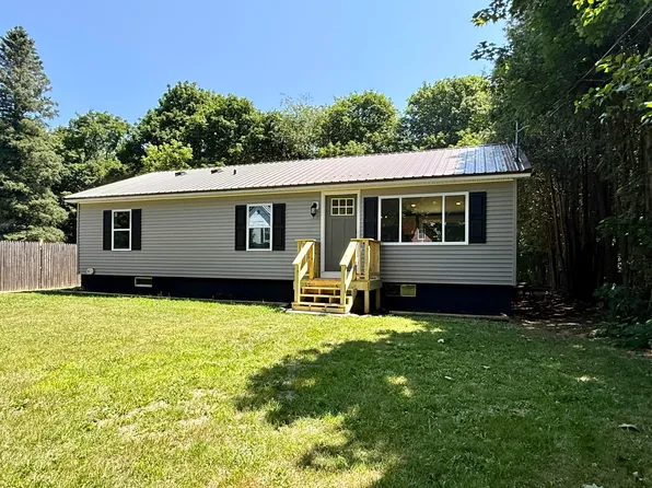 90 Downes Street, Calais, ME 04619