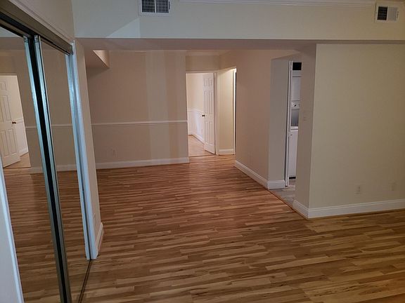 4th image of 2700 Dartmouth Rd APT 1