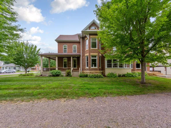 322 W Wheeler Ave, North Mankato, MN 56003