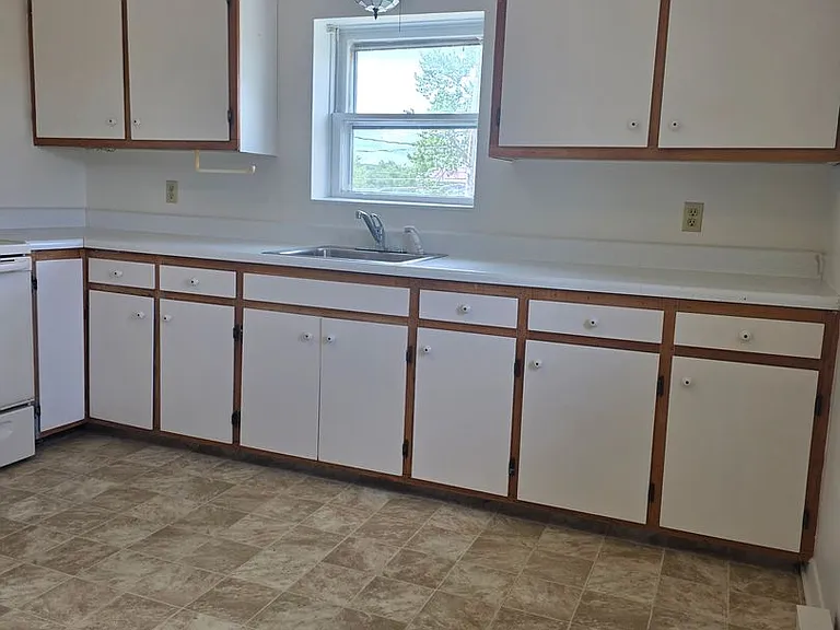 150 McCauley Ave — Photo 7