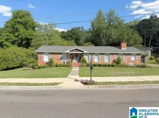 909 Shades Glen Dr, Birmingham, AL 35226