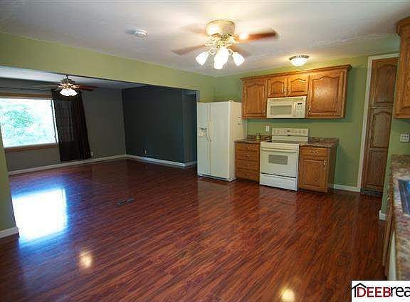 3rd image of 710 Bellevue Blvd S