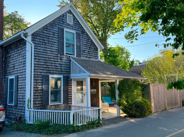 61 Simpsons Ln, Edgartown, MA 02539