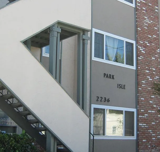 Upper- 2 Bedroom-One Bath apartment has a large living room — Photo 2