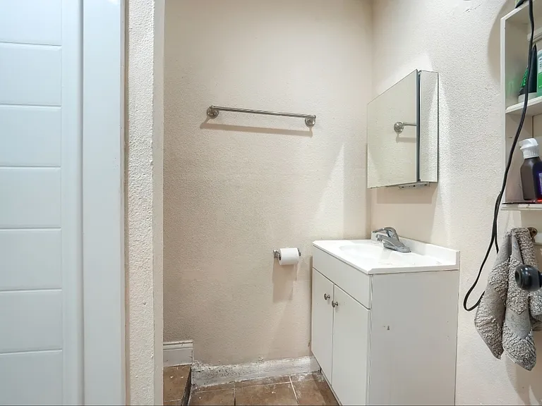 1273 Valencia Ln — Photo 19