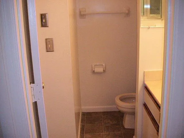 5163 Hunters Point Ln — Photo 8