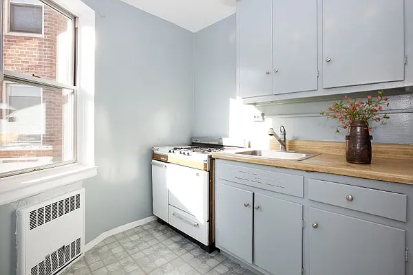 Sold by Luxor Homes & Investment Realty | media 15