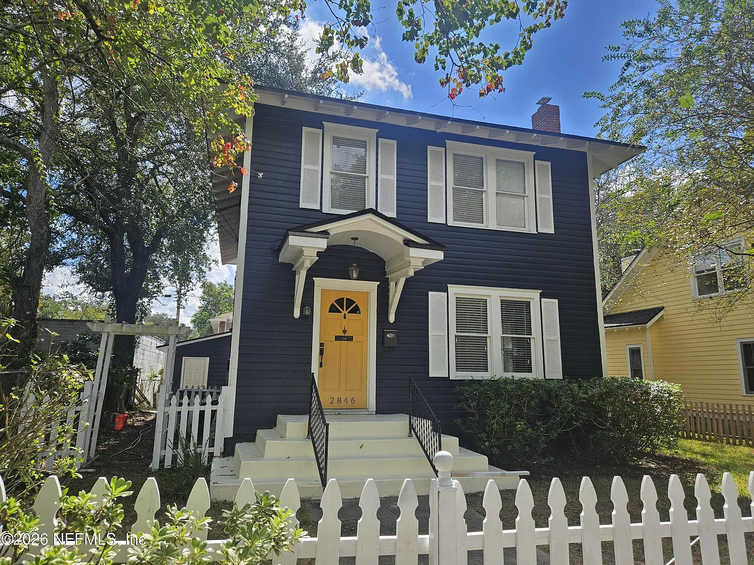 5 bed, 3.0 bath, 2304 sqft, $3,100 — Photo 2
