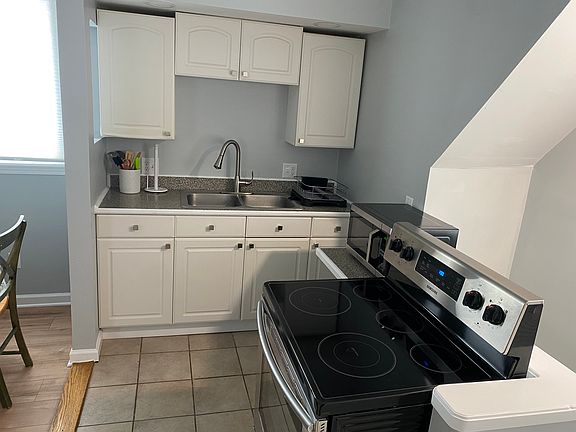 5th image of 2369 Holmes St #2