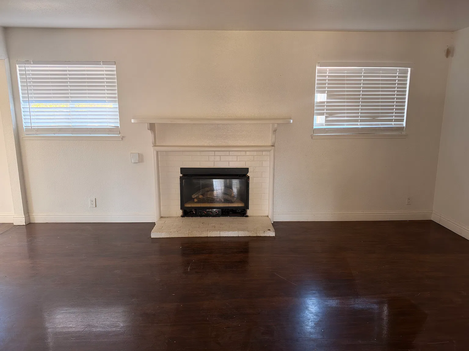 5 bed, 2.5 bath, 1735 sqft, $2,800 — Photo 2