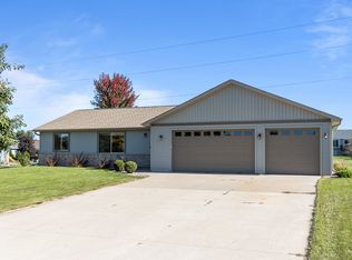 N1810 Savannah Dr, Greenville, WI 54942
