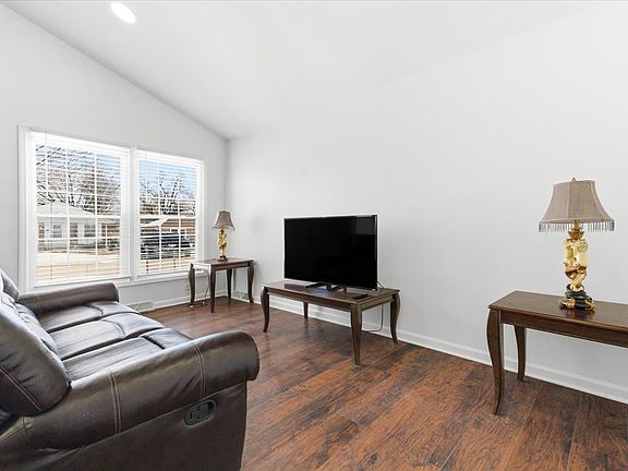 3rd image of 1526 Ridgeway Ave