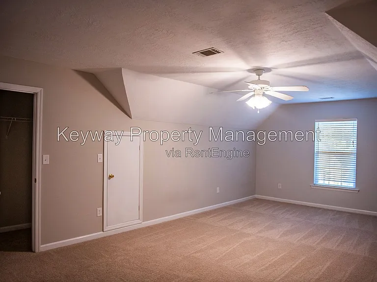242 Stonington Dr — Photo 25