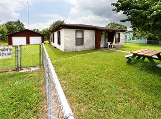 43 Sally St, Port Lavaca, TX 77979