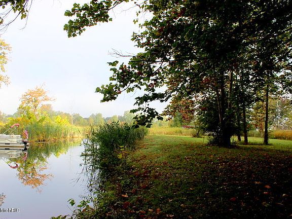 4th image of Leaf Ln