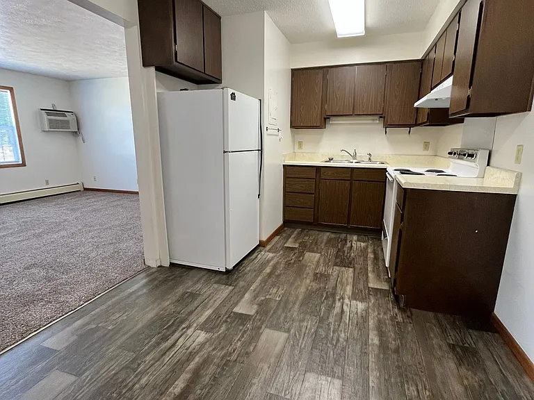 3505 S Hawthorne Ave — Photo 7