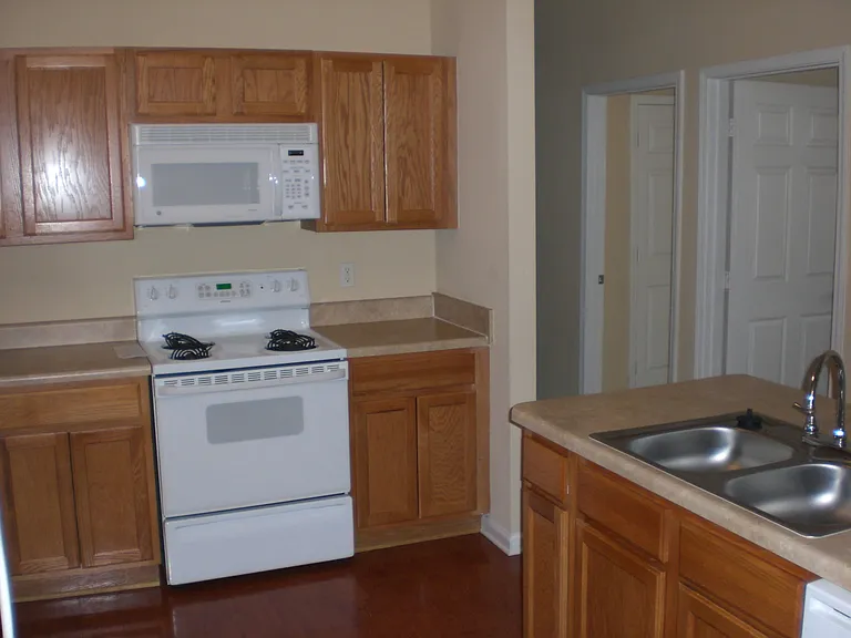 Arbor View Apartments — Photo 79